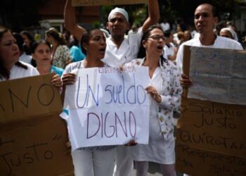 Protesta de profesionales de la enfermería. Foto AFP Federico PARRA