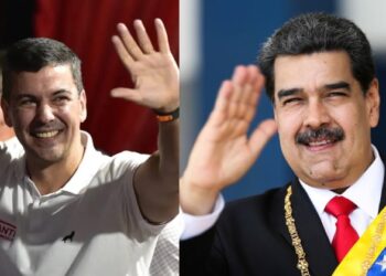 Santiago Peña, presidente electo de Paraguay, y Nicolás Maduro. Foto collage.