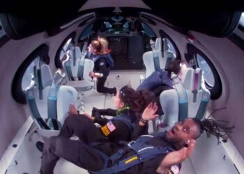 Empresas como Blue Origin y Space X han desarrollado proyectos para viajes espaciales.
