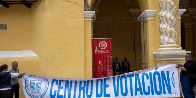 Guatemala, centro de votación. Foto agencias AFP.