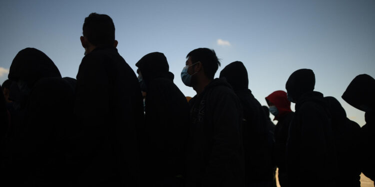 Vista de migrantes centroamericanos deportados, en una fotografía de archivo. EFE/Edwin Bercián