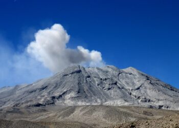El volcán Ubinas. Foto de archivo.
