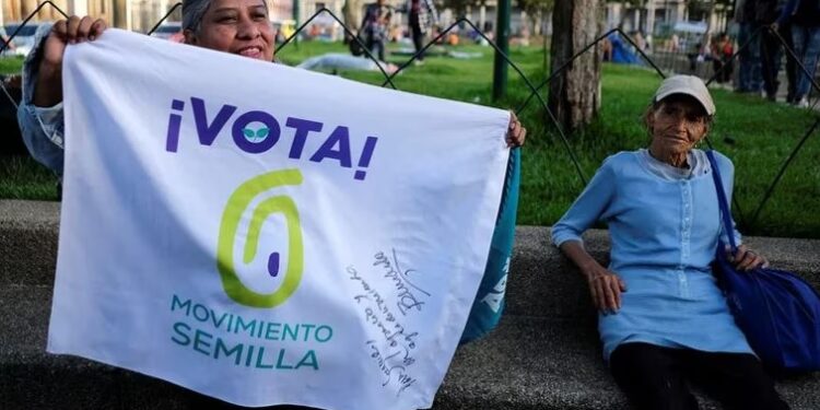 FOTO DE ARCHIVO: La Justicia de Guatemala suspendió al Movimiento Semilla, el partido del candidato Bernardo Arévalo. (REUTERS/Josué Decavele)