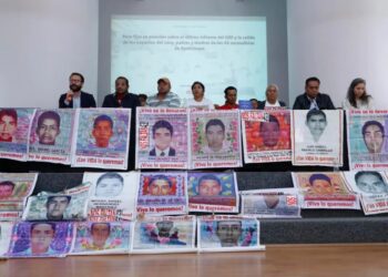 Los padres de estudiantes de Ayotzinapa