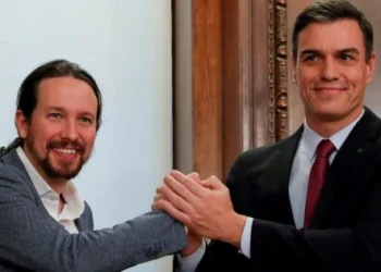 El presidente del gobierno español, Pedro Sánchez, y el ex líder de Podemos, Pablo Iglesias, en una imagen de 2019. Foto: REUTERS