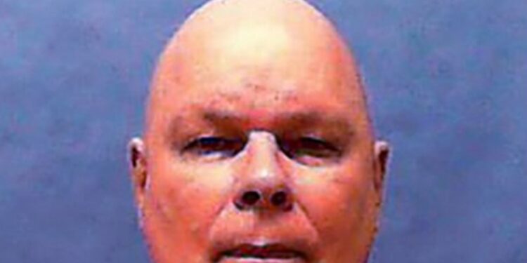 Las autoridades del estado de Florida ejecutarán este jueves a James Phillip Barnes, de 61 años, por el asesinato en 1997 de su esposa, a la que estranguló, y de otra mujer, una enfermera, años antes. Foto: Departamento Correccional de Florida (vía AP)