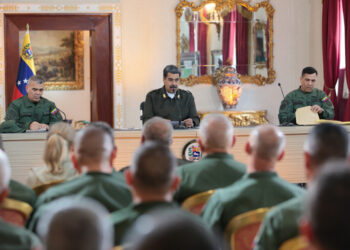 Maduro reunión con alto mando militar / @PresidencialVE