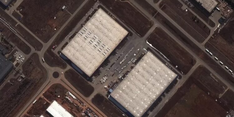Un polo industrial a varios cientos de kilómetros al este de Moscú, en la región de Tatarstán (Imagen de satélite ©2023 Maxar Technologies)