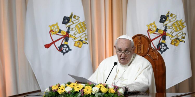 Ulaanbaatar (Mongolia), 02/09/2023.- A handout photo made available by the Vatican Media shows Pope Francis speaking during a courtesy visit to the State Palace in Ulaanbaatar, 02 September 2023, as part of his apostolic journey in Mongolia. Pope Francis landed on 01 September in Mongolia's capital Ulaanbaatar, starting his 43rd international Apostolic Journey to the predominantly Buddhist country until 04 September. (Papa) EFE/EPA/VATICAN MEDIA / HANDOUT HANDOUT EDITORIAL USE ONLY/NO SALES