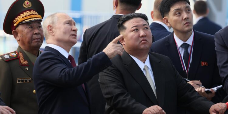 Tsiolkovsky (Russian Federation), 12/09/2023.- Russian President Vladimir Putin (2nd-L) and North Korean leader Kim Jong Un (C) visit the Vostochny cosmodrome outside of the town of Tsiolkovsky (former Uglegorsk), some 180 km north of Blagoveschensk in Amur region, Russia, 13 September 2023. (Rusia, Roma) EFE/EPA/MIKHAIL METZEL/SPUTNIK/KREMLIN POOL MANDATORY CREDIT