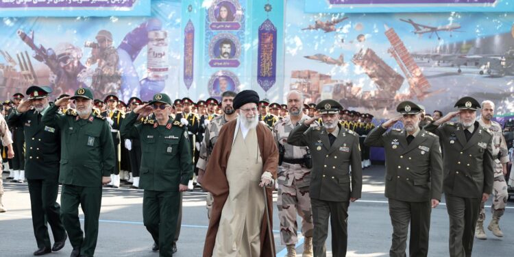 Tehran (Iran(islamic Republic Of)), 09/10/2023.- A handout photo made available by the Iranian supreme leader office shows Iranian Supreme Leader Ayatollah Ali Khamenei (C) visiting a military academy in Tehran, Iran, 10 October 2023. The Iranian supreme leader attended the joint graduation ceremony of armed forces students. (Teherán) EFE/EPA/IRANIAN SUPREME LEADER OFFICE / HANDOUT HANDOUT EDITORIAL USE ONLY/NO SALES