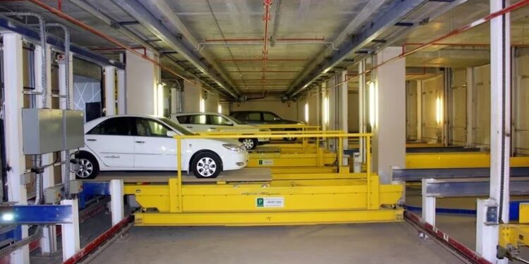 El estacionamiento del Al Jahra Court, en Kuwait, ostenta el récord Guinness por ser la mayor instalación automatizada de su tipo. (Robotic Parking Systems)