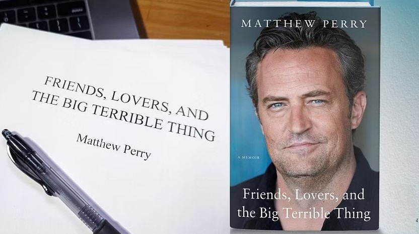 Friends y las adicciones, los detalles íntimos que Matthew Perry había  revelado en su autobiografía - Infobae