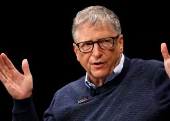 La preocupación de Bill Gates por los efectos de la inteligencia artificial refleja su reconocimiento de los riesgos reales que esta implica. | Foto: Getty Images for TIME