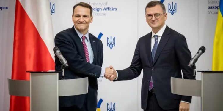 Polonia y Ucrania mantendrán más encuentros de alto nivel con el fin de restablecer las relaciones y aumentar la cooperación mutua (REUTERS)