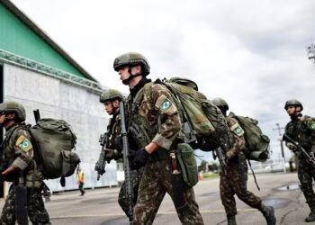Soldados del ejército brasileño en el estado de Roraima, fronterizo con Venezuela y Guyana (REUTERS/Ueslei Marcelino)