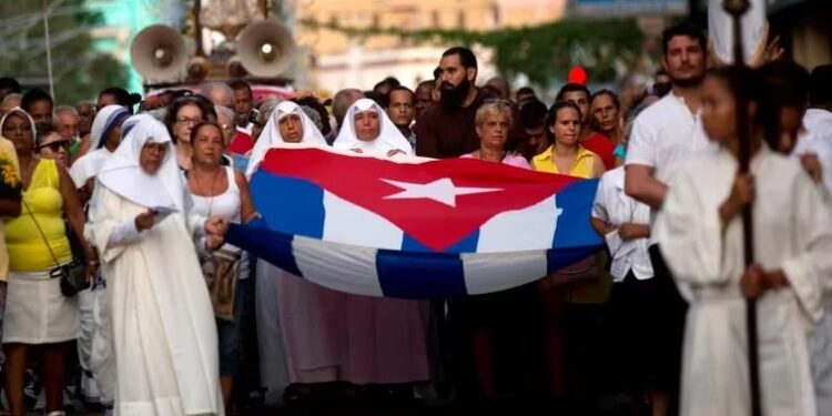 Este pronunciamiento por parte de las Naciones Unidas eleva la presión internacional sobre el régimen cubano, cuestionando su compromiso con los derechos humanos y la libertad religiosa