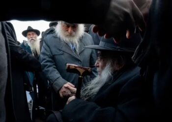 Rabinos en la sede de Chabad-Lubavitch de Nueva York (REUTERS/David Dee Delgado)