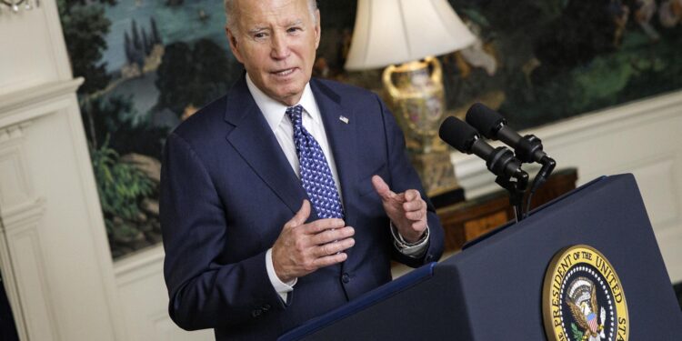 Washington, Dc (United States), 09/02/2024.- US President Joe Biden speaks after the release of the special counsel report about the classified documents found at Bidens private home, in the Diplomatic Room at the White House, in Washington, DC, USA, 08 February 2024. D.C. Special Counsel Robert Hur released his report in which he criticized the Presidents actions but declined to bring charges. EFE/EPA/SAMUEL CORUM / POOL