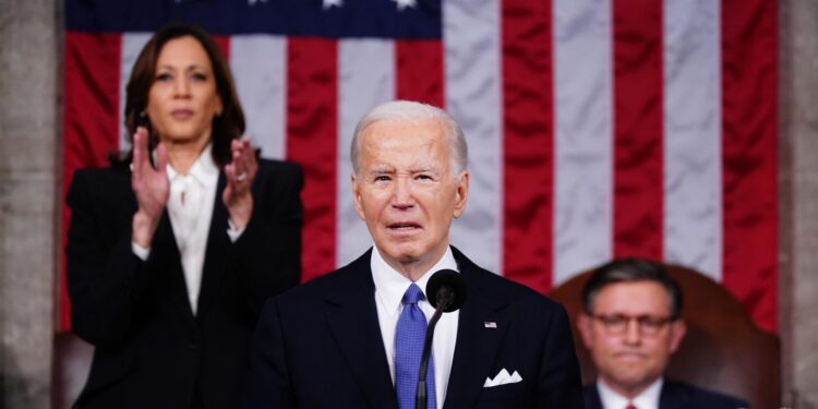 Washington (United States), 08/03/2024.- US President Joe Biden delivers his third State of the Union address to a joint session of Congress in the House Chamber of the US Capitol in Washington, DC, USA, 07 March 2024. EFE/EPA/SHAWN THEW / POOL