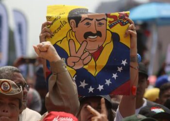 Seguidores de Nicolás Maduro se concentran en Caracas para acompañar la inscripción de su candidatura.
Foto: MIGUEL GUTIÉRREZ (EFE) | Vídeo: AP