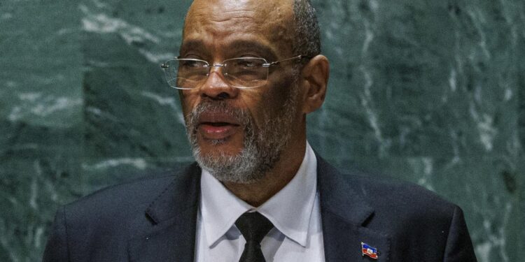 EA5556. NUEVA YORK (ESTADOS UNIDOS), 04/03/2024.- Fotografía de archivo fechada el 22 de septiembre de 2023 del primer ministro de Haití, Ariel Henry, durante el 78º período de sesiones de la Asamblea General de las Naciones Unidas en la Sede de las Naciones Unidas en Nueva York (EE. UU). El primer ministro de Haití, Ariel Henry, dimitirá tras "el establecimiento de un consejo presidencial de transición y el nombramiento de un primer ministro interino", anunció el presidente de turno de la Comunidad del Caribe y líder de Guyana, Irfaan Ali. EFE/ Sarah Yenesel NO VENTAS ZONA EPA