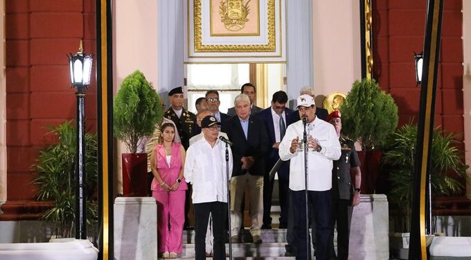 Gustavo Petro y Nicolás Maduro. @PresidencialVen