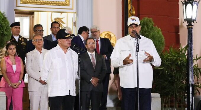 Gustavo Petro y Nicolás Maduro. @PresidencialVen