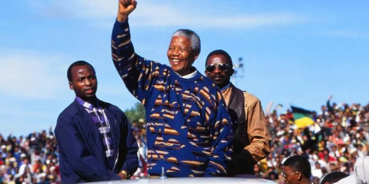 Nelson Mandela estuvo preso durante 27 largos años. Al salir se convirtió en presidente de Sudáfrica (foto Susan Winters CookGetty Images).