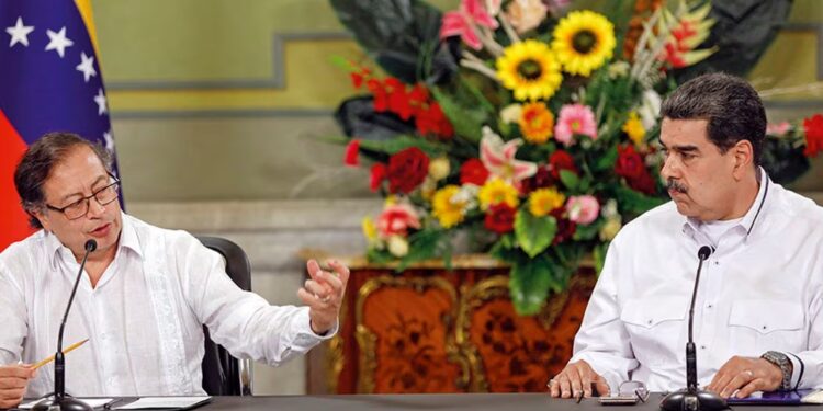 Presidente Gustavo Petro y Nicolás Maduro Foto AFP.