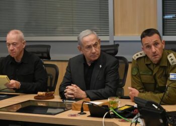 El primer ministro de Israel, Benjamin Netanyahu, junto a su ministro de Defensa, Yoav Gallant (Haim Zach/GPO/dpa/Archivo)