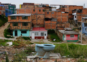 El barrio República de Venezuela, al sur  de Bogotá, es uno de los que más alberga a población desplazada del vecino país. Este barrio está localizado  en la localidad de Ciudad Bolívar, conformada por más de 300 barrios. Abril 3 de 2024. 