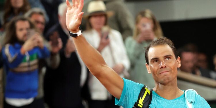 Paris (France), 27/05/2024.- Rafael Nadal of Spain leaves the court after losing his Men's Singles 1st round match against Alexander Zverev of Germany during the French Open Grand Slam tennis tournament at Roland Garros in Paris, France, 27 May 2024. (Tenis, Abierto, Francia, Alemania, España) EFE/EPA/TERESA SUAREZ