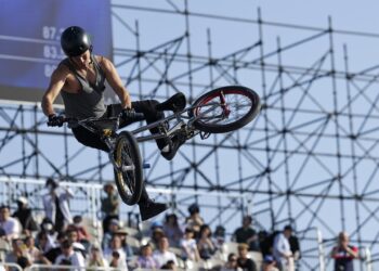 Shanghai (China), 17/05/2024.- Daniel Dhers of Venezuela in action during the Cycling BMX Freestyle Men's Park Qualification at the Olympic Qualifier Series Shanghai 2024 in Shanghai, China, 17 May 2024. (Ciclismo) EFE/EPA/ALEX PLAVEVSKI