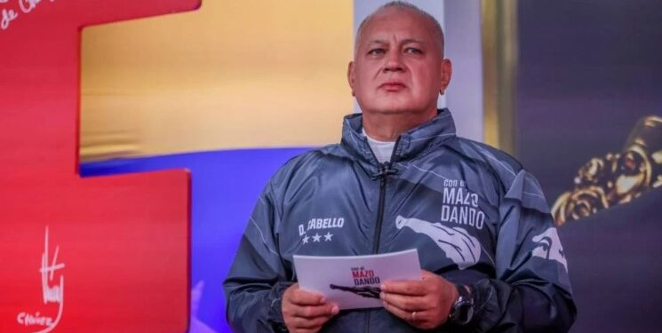 Diosdado Cabello. Foto Con el mazo