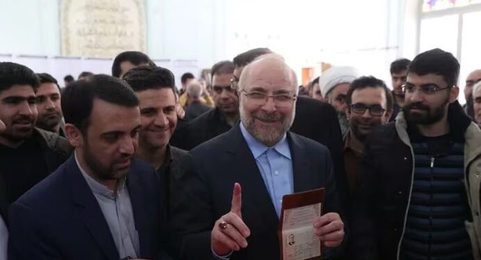 El presidente conservador del Parlamento iraní, Mohammad Baqer Qalibaf, es el gran favorito de cara a las elecciones (Agencia de Noticias de Asia Occidental vía REUTERS)