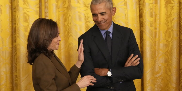 Barack Obama y Kamala Harris en un evento en la Casa Blanca, el 5 abril de 2022.
Chris Kleponis - Pool Via CNP / Legion-Media