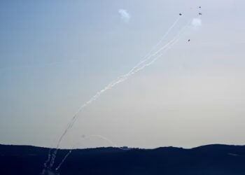 Israel interceptó nuevos drones explosivos lanzados por Hezbollah desde el Líbano (REUTERS)