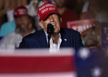 Doral (United States), 09/07/2024.- Former President Donald Trump delivers remarks during a campaign event at Trump National Doral Miami resort in Doral, Florida, USA, 09 July 2024. (Elecciones) EFE/EPA/CRISTOBAL HERRERA-ULASHKEVICH