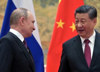 El presidente ruso Vladímir Putin asiste a una reunión con el presidente chino Xi Jinping en Pekín, China, 4 de febrero de 2022. REUTERS/Sputnik/Kremlin/Aleksey Druzhinin