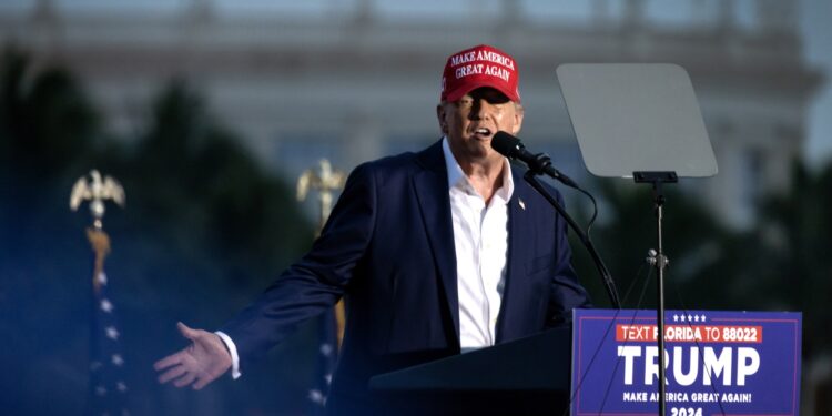 Doral (United States), 09/07/2024.- Former President Donald Trump delivers remarks during a campaign event at Trump National Doral Miami resort in Doral, Florida, USA, 09 July 2024. (Elecciones) EFE/EPA/CRISTOBAL HERRERA-ULASHKEVICH