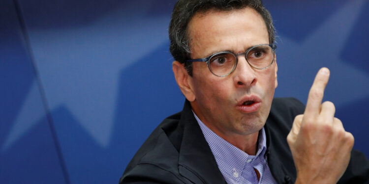 Venezuela's opposition leader Henrique Capriles speaks during a news conference in Caracas, Venezuela August 11, 2021. REUTERS/Leonardo Fernandez Viloria