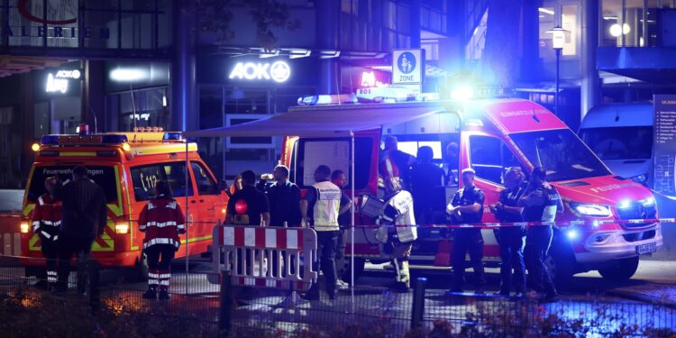 Solingen (Germany), 02/11/2019.- Emergency services after a knife attack during the city festival in a street in Solingen, Germany, 23 August 2024. According to the police, at around 9.45 pm a man stabbed passers-by at random with a knife at the city festival in Solingen. (Alemania) EFE/EPA/CHRISTOPHER NEUNDORF