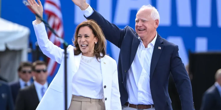 Kamala Harris y Tim Walz