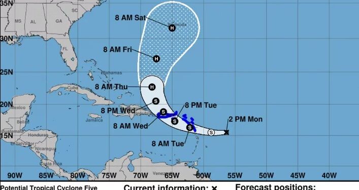 Estas islas podrían enfrentar hasta 15 centímetros de lluvia y condiciones peligrosas de oleaje y viento. (NHC/NOAA)