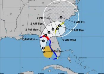 Se espera que la tormenta Debby se convierta en huracán antes de golpear la costa noroccidental de Florida