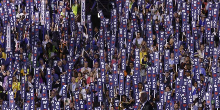 Chicago (United States), 20/08/2024.- United States President Joe Biden addresses the audience during the opening night of the Democratic National Convention (DNC) at the United Center in Chicago, Illinois, USA, 19 August 2024. The 2024 Democratic National Convention is being held from 19 to 22 August 2024, during which delegates of the United States' Democratic Party will vote on the party's platform and ceremonially vote for the party's nominee for president, Vice President Kamala Harris, and for vice president, Governor Tim Walz of Minnesota, for the upcoming presidential election. (Estados Unidos) EFE/EPA/CAROLINE BREHMAN