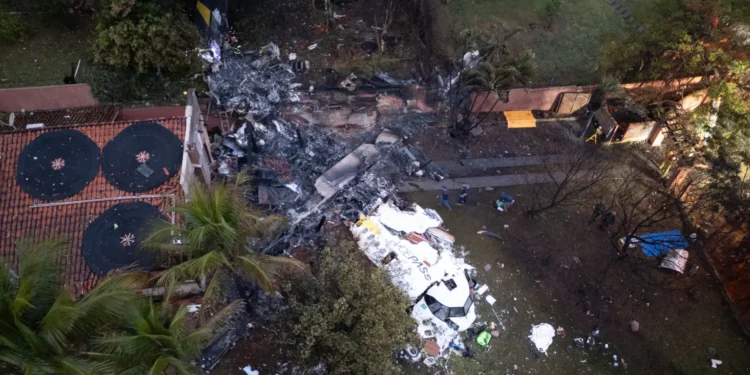 México lamenta accidente del avión que dejó 62 muertos en Brasil. Foto de EFE