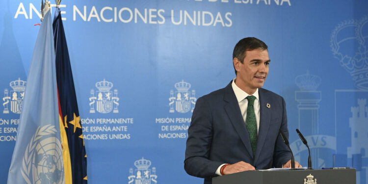 NUEVA YORK (ESTADOS UNIDOS), 25/09/2024.- Comparecencia ante la prensa que ha ofrecido el presidente del Gobierno, Pedro Sánchez, este miércoles en la sede de la Representación Permanente de España ante Naciones Unidas, en Nueva York. EFE/Pool Moncloa/Borja Puig De La Bellacasa SÓLO USO EDITORIAL/SÓLO DISPONIBLE PARA ILUSTRAR LA NOTICIA QUE ACOMPAÑA (CRÉDITO OBLIGATORIO)