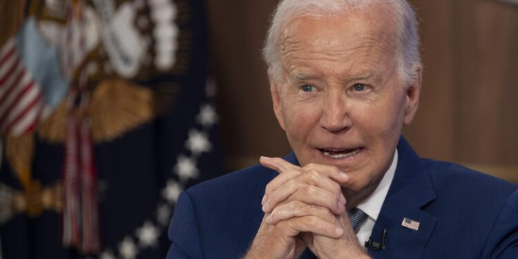 Washington (United States Of America), 03/09/2024.- US President Joe Biden delivers remarks during the kickoff event of the 'Investing in America' content series at the White House, in Washington, DC, USA, 03 September 2024. Biden's 'Investing in America' agenda is 'mobilizing historic levels of private sector investments in the United States, bringing manufacturing back to America after decades of offshoring', he said. (Estados Unidos) EFE/EPA/CHRIS KLEPONIS / POOL